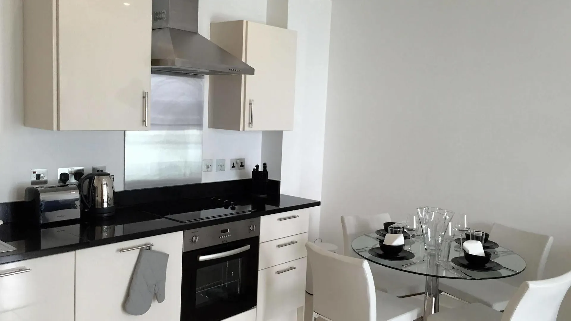 Belvedere Olympic One Eighty Apartment London Ilford