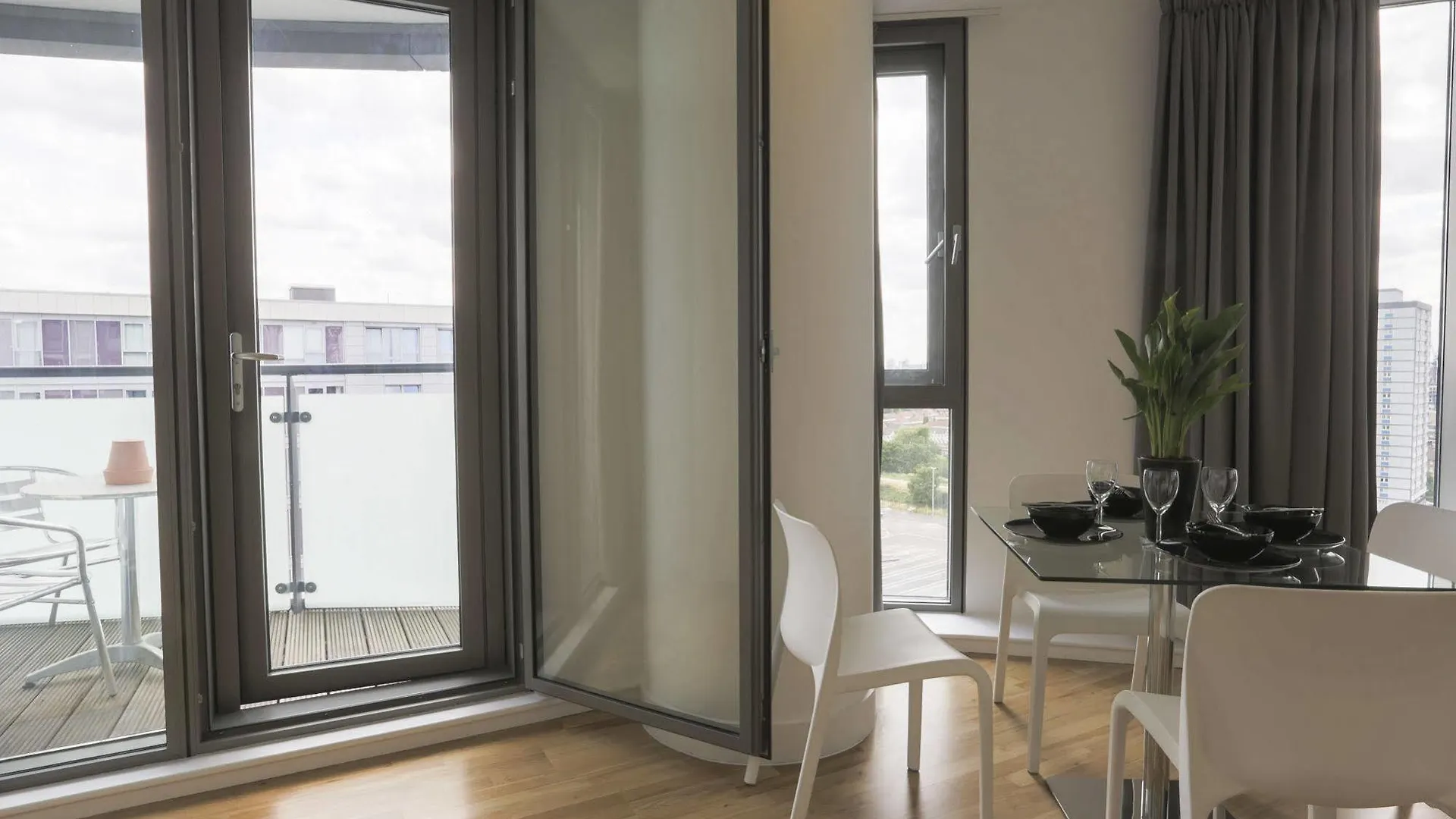 Belvedere Olympic One Eighty Apartment London  Ilford